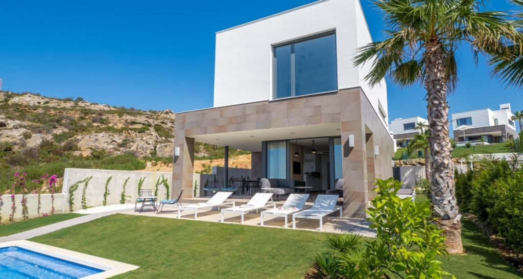 brand-new-modern-villa-for-sale-with-panoramic-sea-views-manilva21